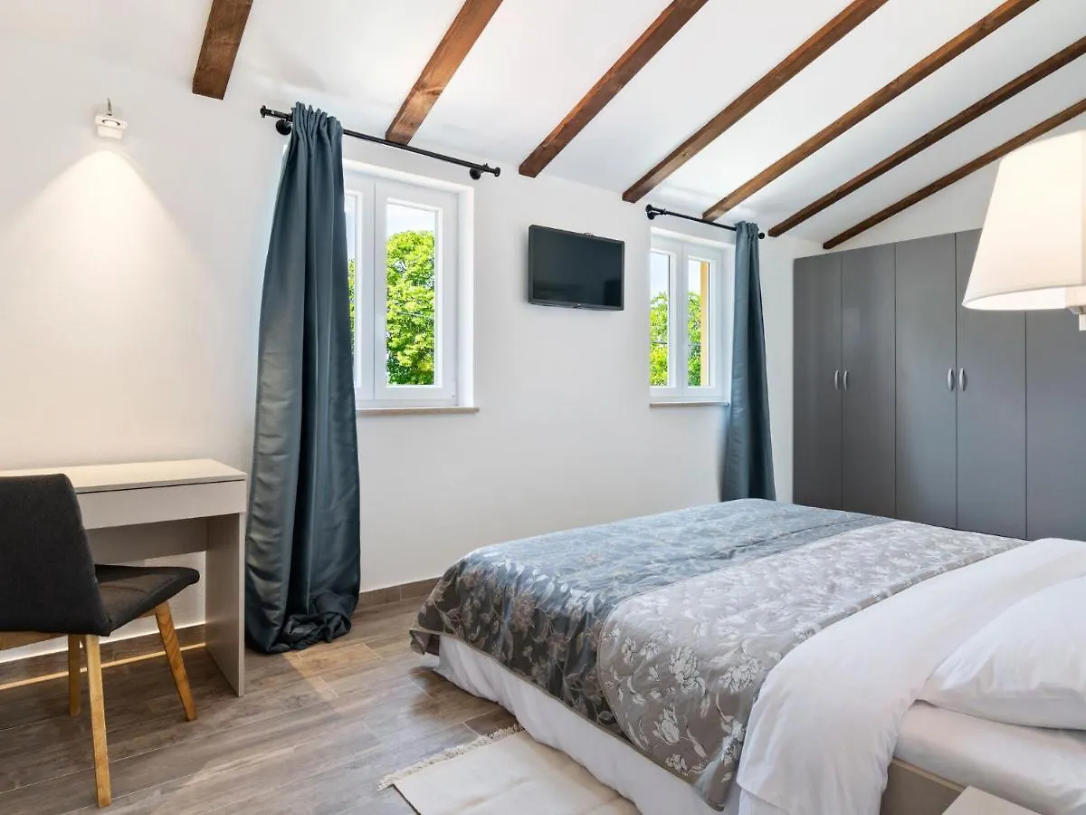 Quaint Holiday Home Near Buzet With Terrace